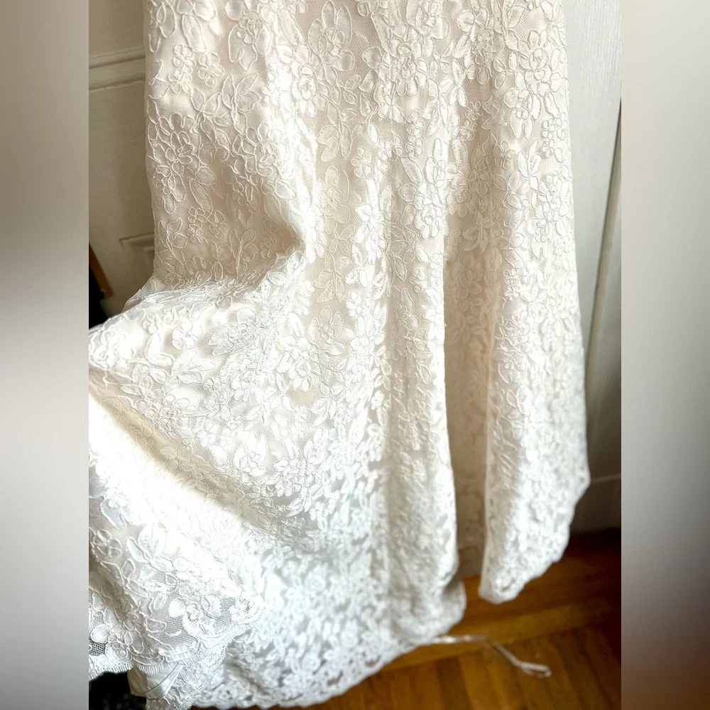 NWT Mikaella Bridal Light Ivory Lace Wedding Dress Size 6 - Picture 8 of 17